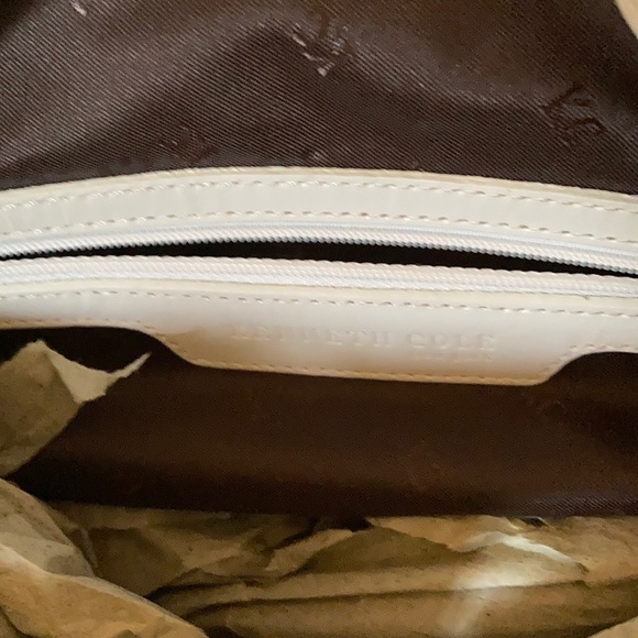 Y2K White Leather Bag - Picture 4 of 10